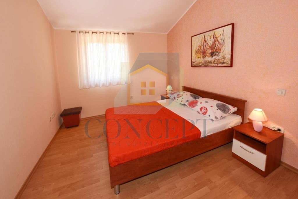 Poreč, okolica, Samostoječa hiša s bazenom na mirni lokaciji, 19 km od morja