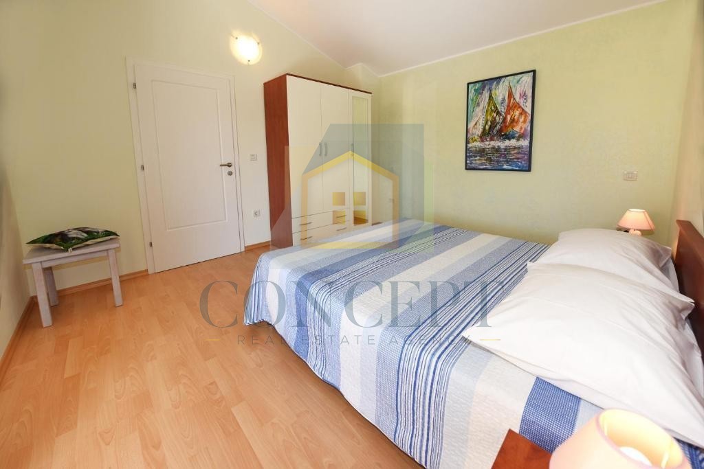 Poreč, okolica, Samostoječa hiša s bazenom na mirni lokaciji, 19 km od morja