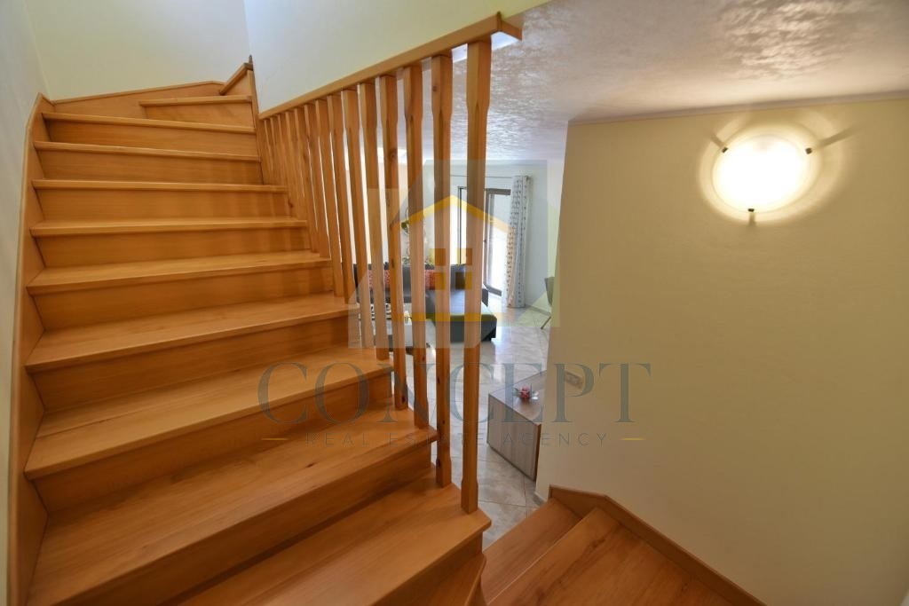 Poreč, okolica, Samostoječa hiša s bazenom na mirni lokaciji, 19 km od morja