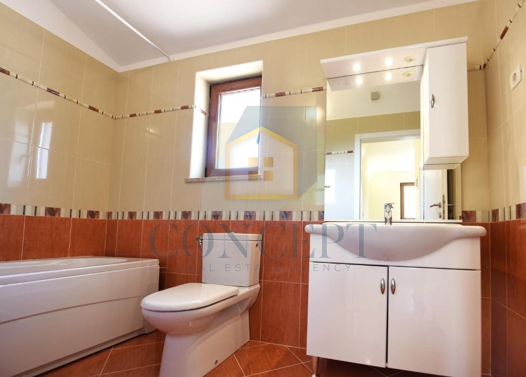 Poreč, okolica, Samostoječa hiša s bazenom na mirni lokaciji, 19 km od morja