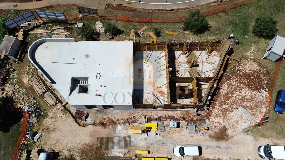 Poreč, okolica, Luksuzno stanovanje v 3. nadstropju s pogledom na morje, 2 km od morja