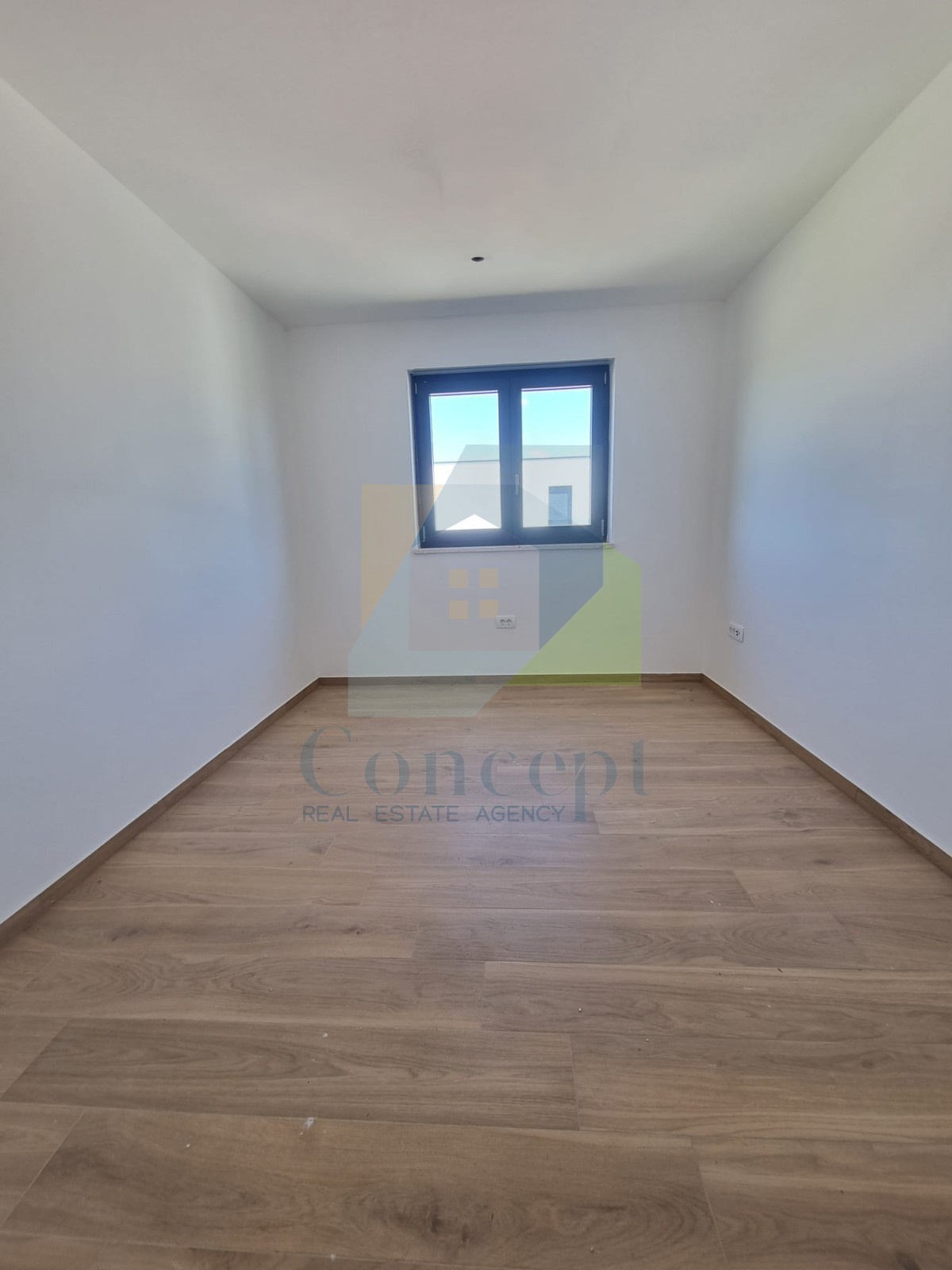 Poreč, okolica, Stan na 1. nadstropju novogradnje, 11 km od morja