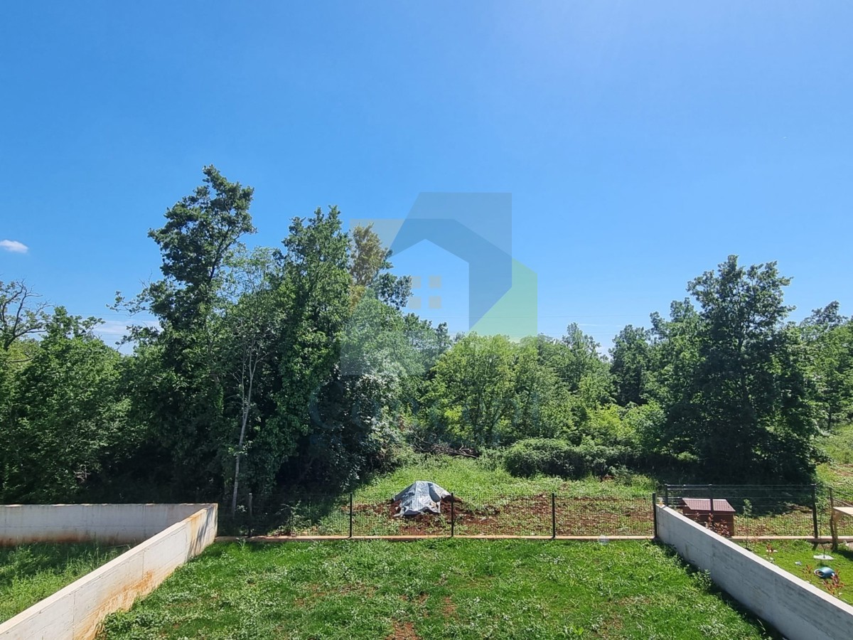 Poreč, okolica, Stan na 1. nadstropju novogradnje, 11 km od morja