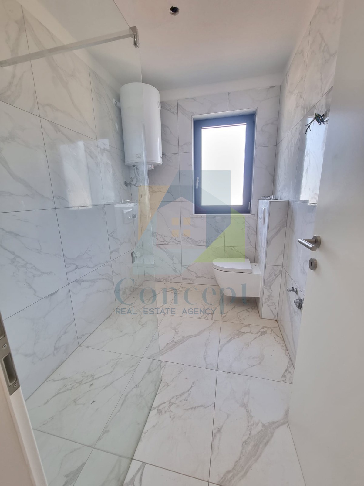 Poreč, okolica, Stan na 1. nadstropju novogradnje, 11 km od morja