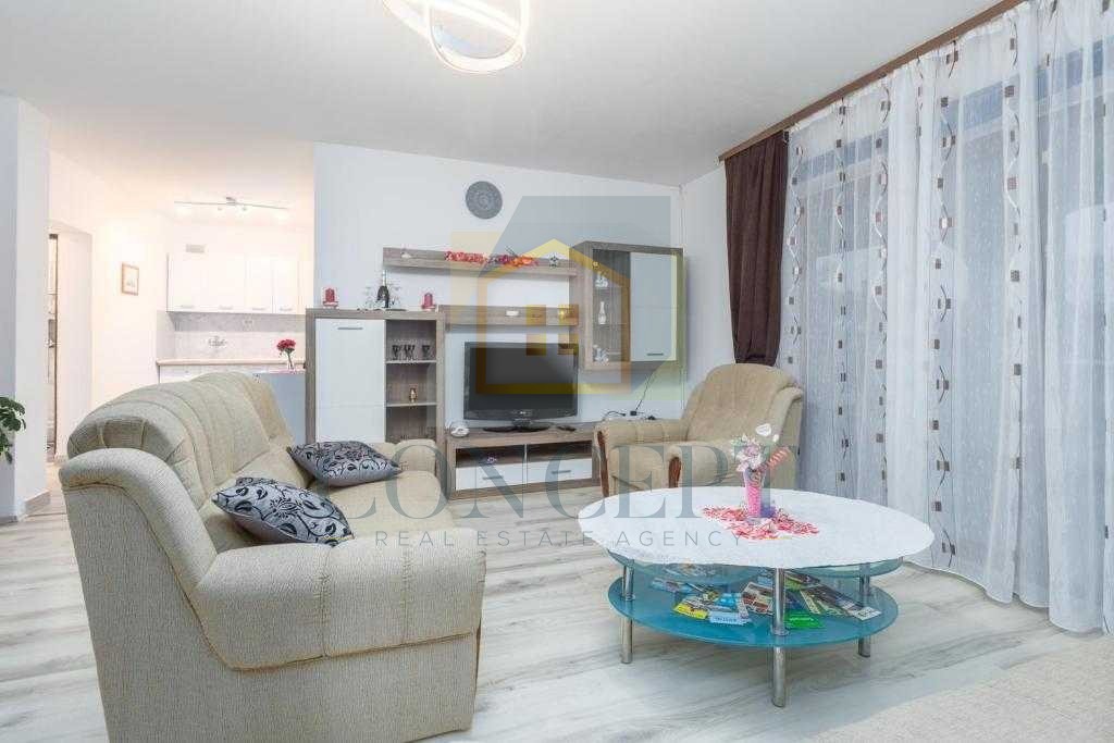 Poreč, okolica, Stan razdeljen na dve stanovanjski enoti, 8 km od morja