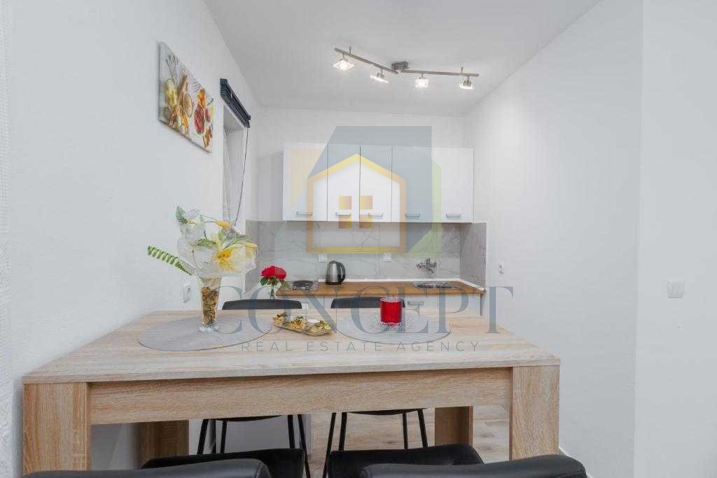 Poreč, okolica, Stan razdeljen na dve stanovanjski enoti, 8 km od morja