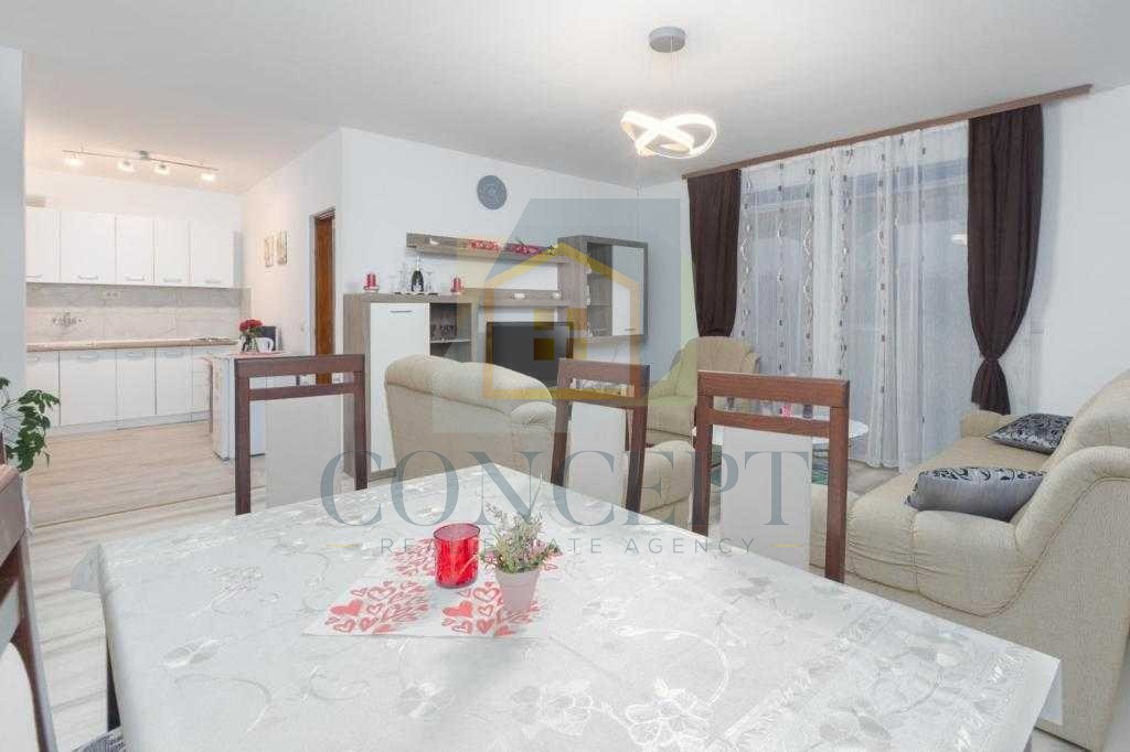 Poreč, okolica, Stan razdeljen na dve stanovanjski enoti, 8 km od morja