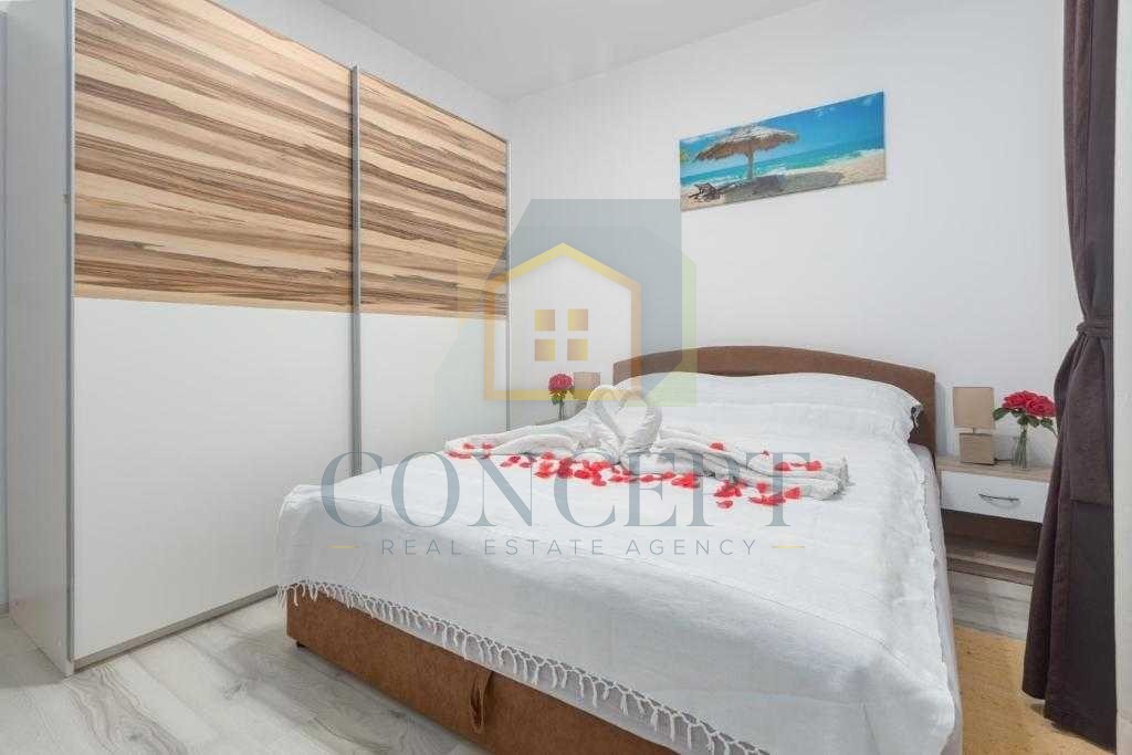 Poreč, okolica, Stan razdeljen na dve stanovanjski enoti, 8 km od morja