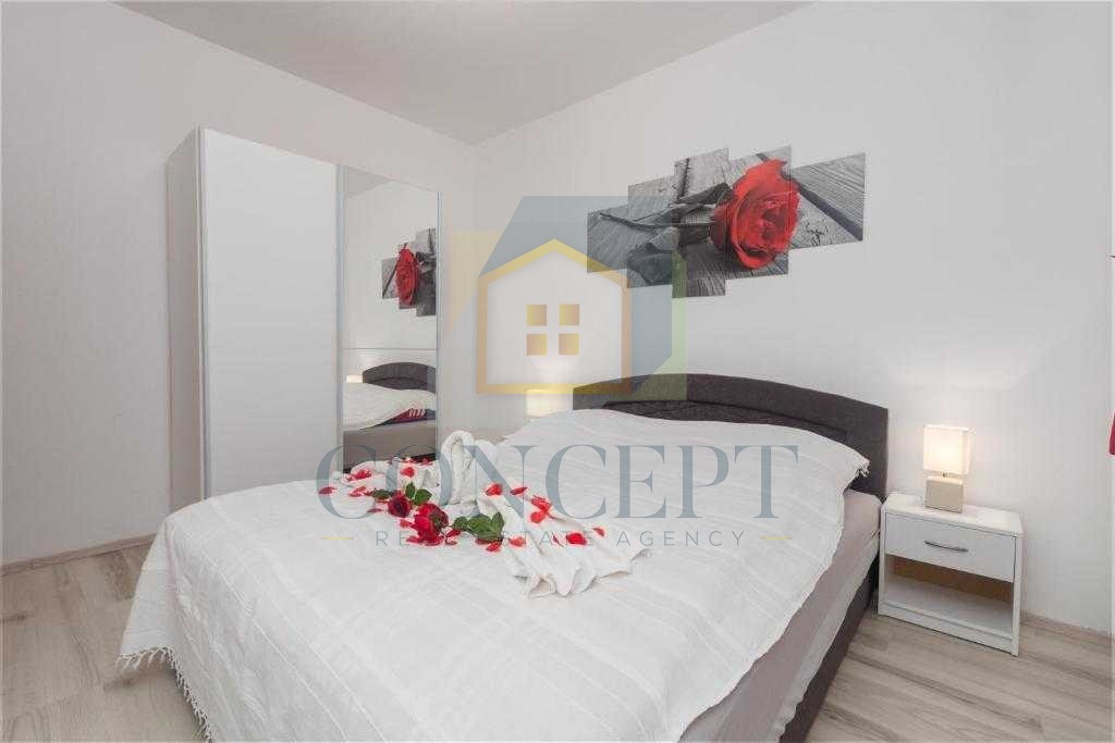 Poreč, okolica, Stan razdeljen na dve stanovanjski enoti, 8 km od morja