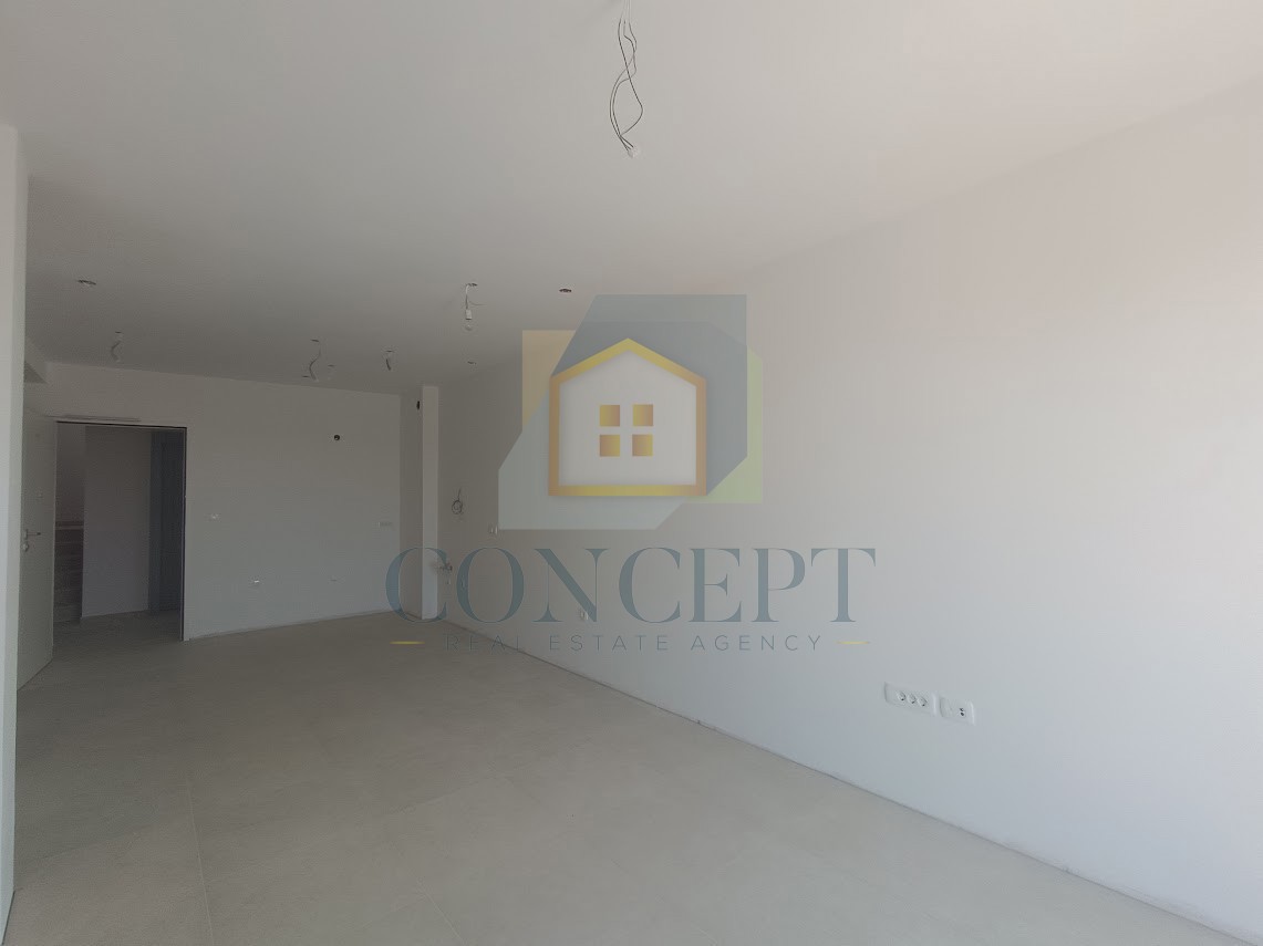 Poreč, okolica, Luksuzno stanovanje v 2. nadstropju novogradnje, 1300 m od morja