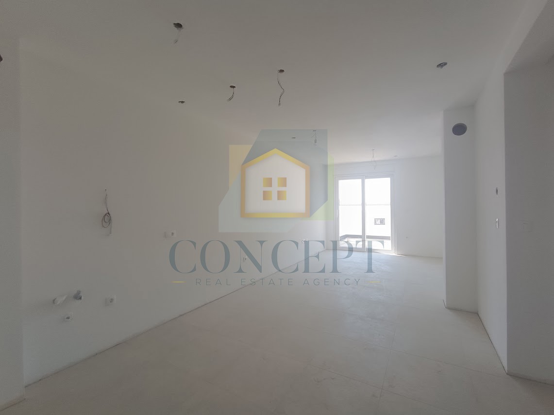 Poreč, okolica, Luksuzno stanovanje v 2. nadstropju novogradnje, 1300 m od morja