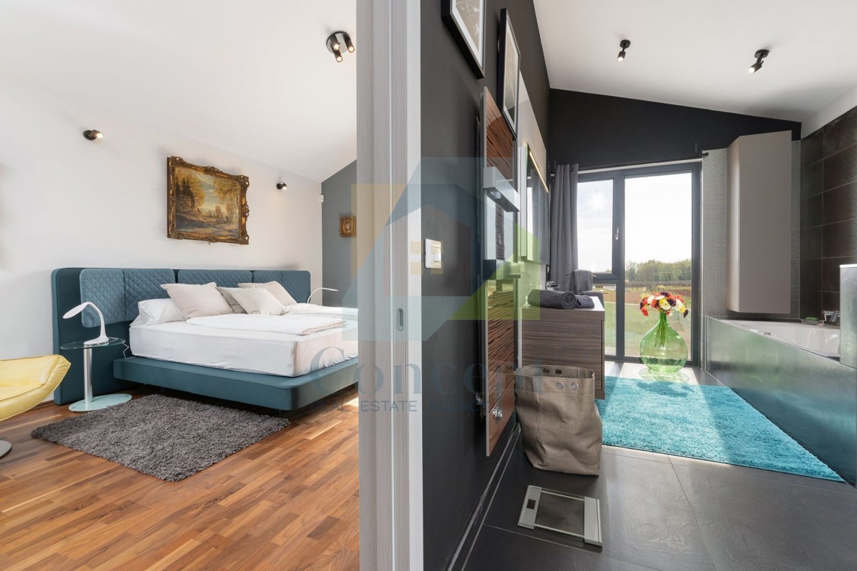 Poreč, okolica, Moderna vila s 6 spavačimi sobami na 6271 m2 zemljišča