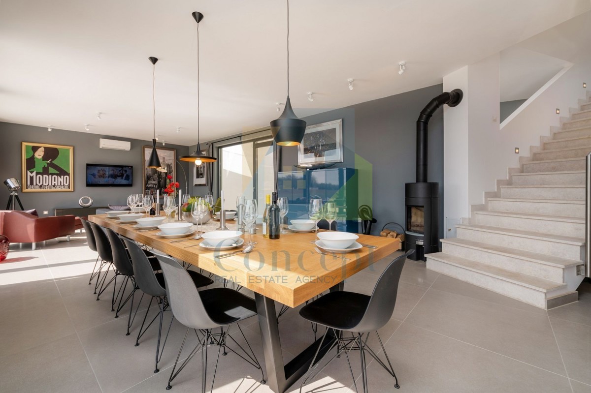 Poreč, okolica, Moderna vila s 6 spavačimi sobami na 6271 m2 zemljišča