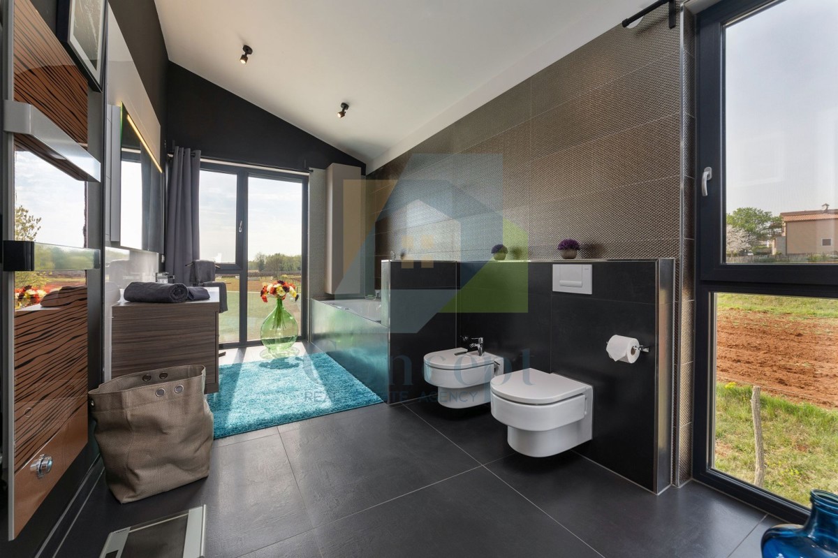 Poreč, okolica, Moderna vila s 6 spavačimi sobami na 6271 m2 zemljišča