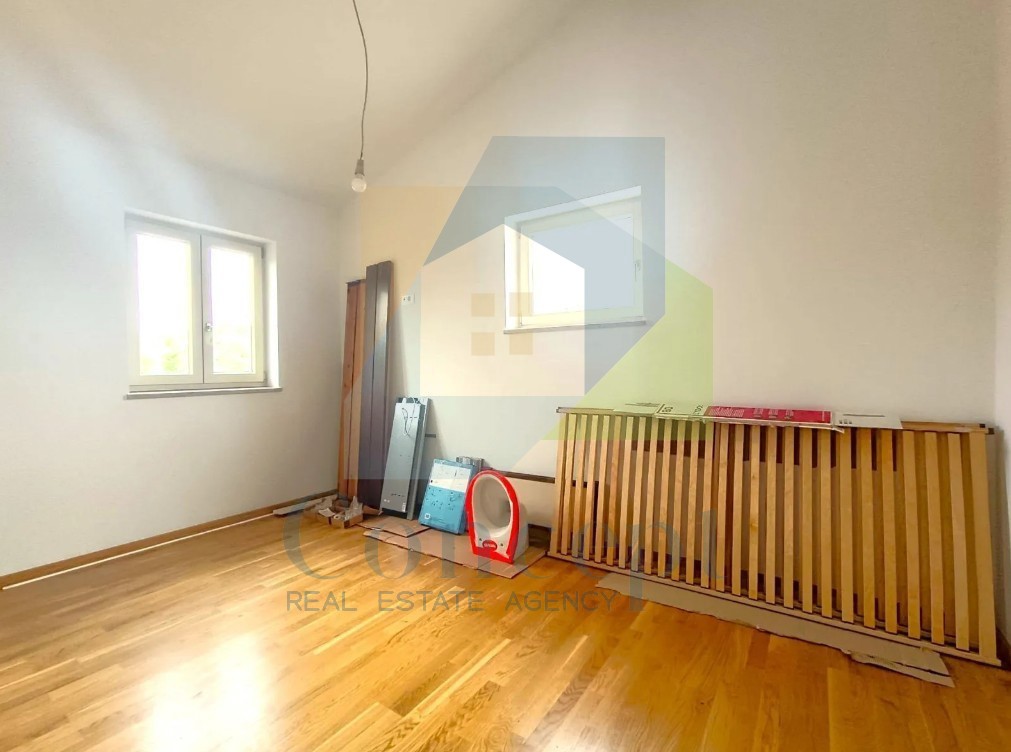 Poreč, okolica, Samostojeća hiša z veliko parcelo