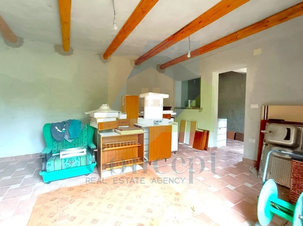 Poreč, okolica, Samostojeća hiša z veliko parcelo