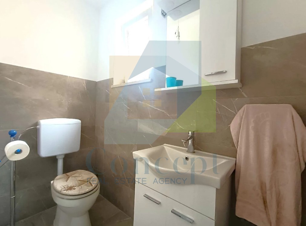 Poreč, okolica, Samostojeća hiša z veliko parcelo