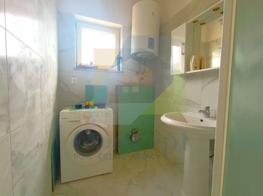 Poreč, okolica, Samostojeća hiša z veliko parcelo