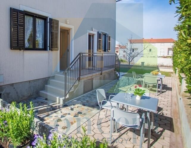 Poreč, Luksuzna lokacija, Apartmanska hiša 750 m od morja