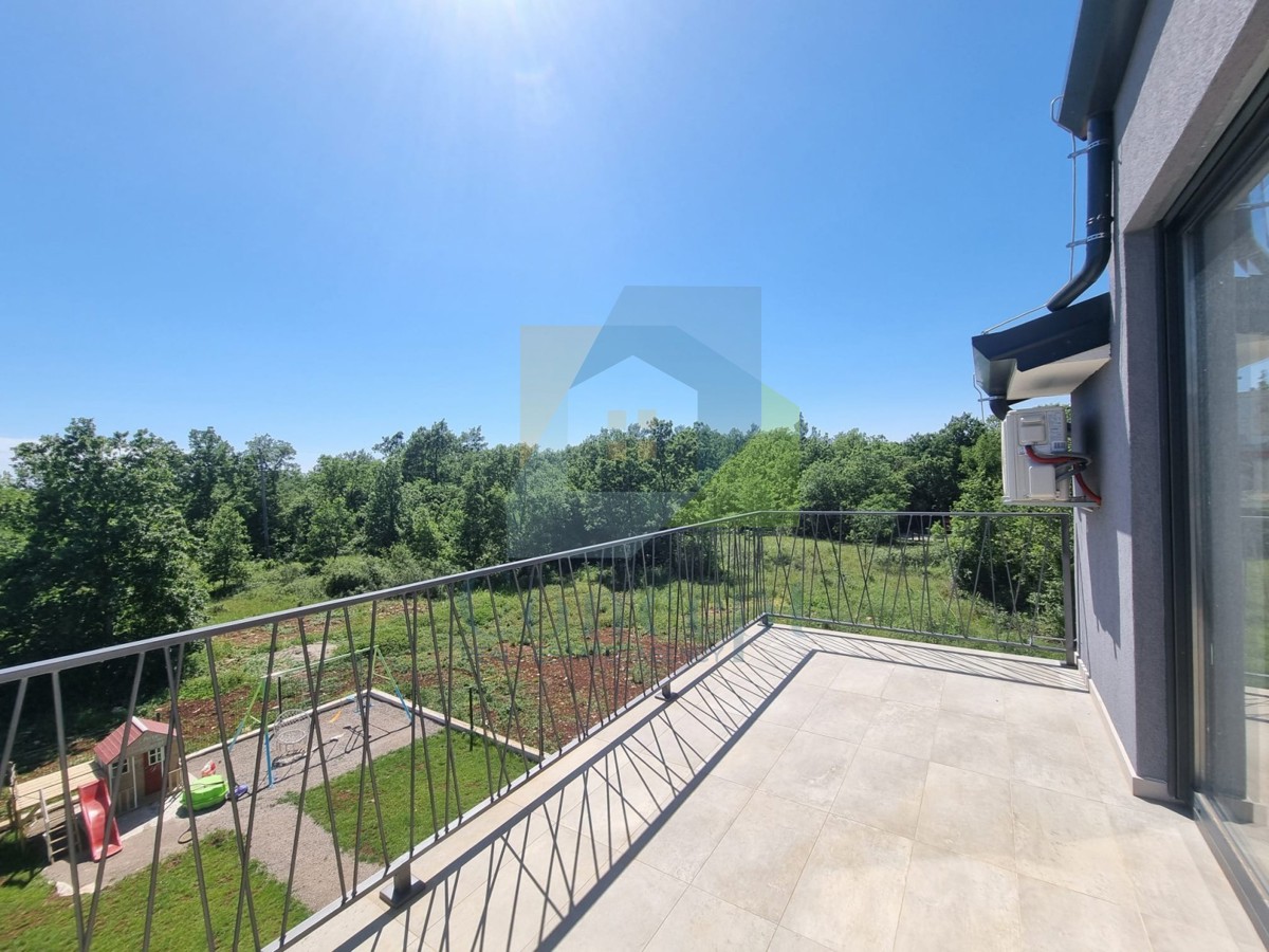 Poreč, okolica, Stan na 2. nadstropju novogradnje, 11 km od morja