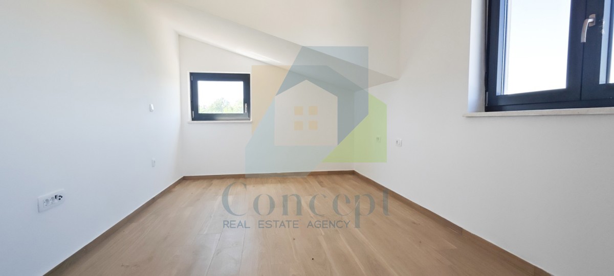 Poreč, okolica, Stan na 2. nadstropju novogradnje, 11 km od morja