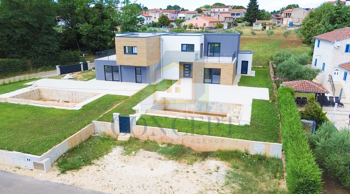 Poreč, okolica, Moderna dvojna kuća s bazenom, 10 km od morja