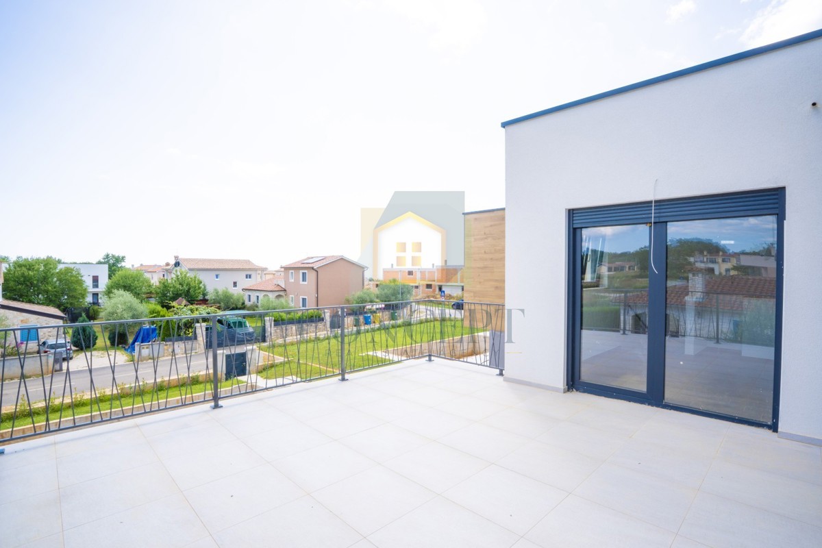 Poreč, okolica, Moderna dvojna kuća s bazenom, 10 km od morja