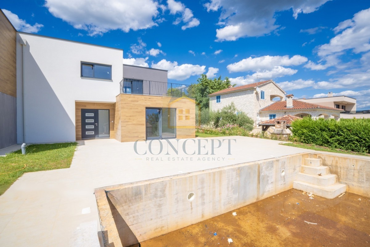 Poreč, okolica, Moderna dvojna kuća s bazenom, 10 km od morja