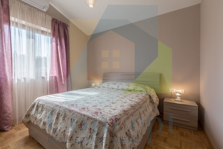 Poreč, okolica, Samostojeća prizemnica s bazenom, 10 km od morja