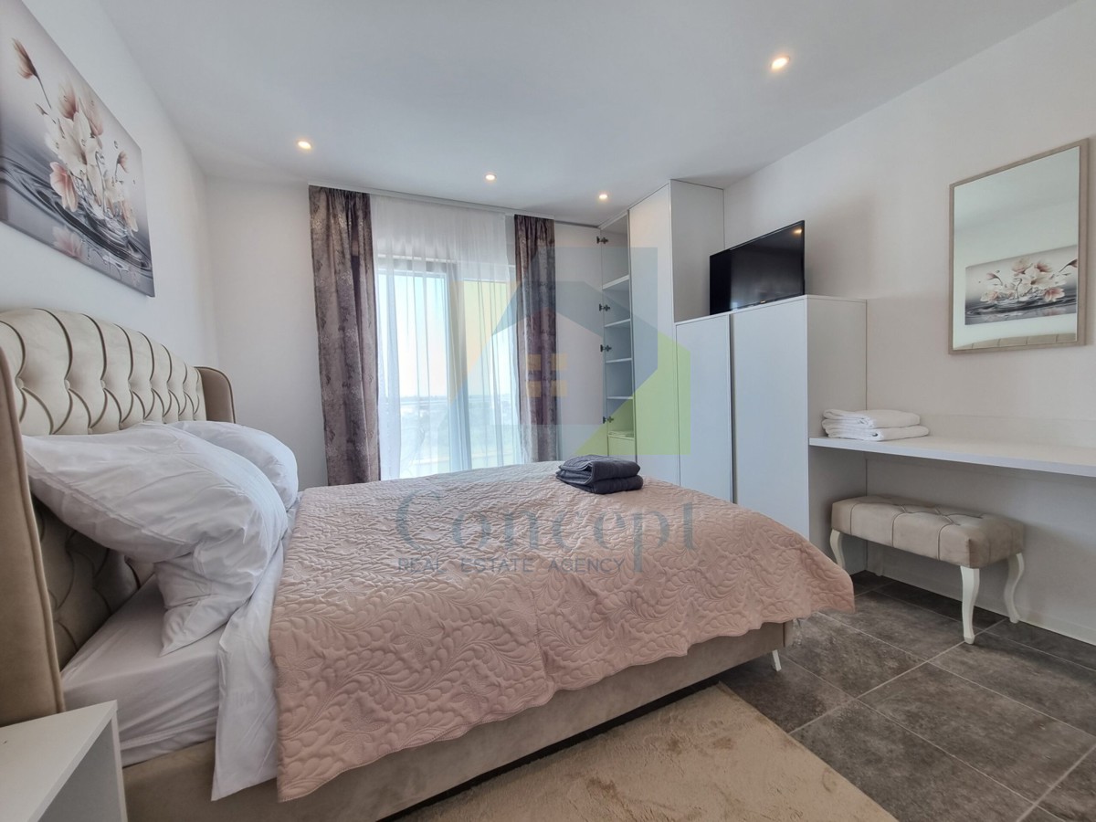 Rovinj, Kanfanar, Dve etažirane moderne, luksuzne hiše na odlični lokaciji, 8 km od morja