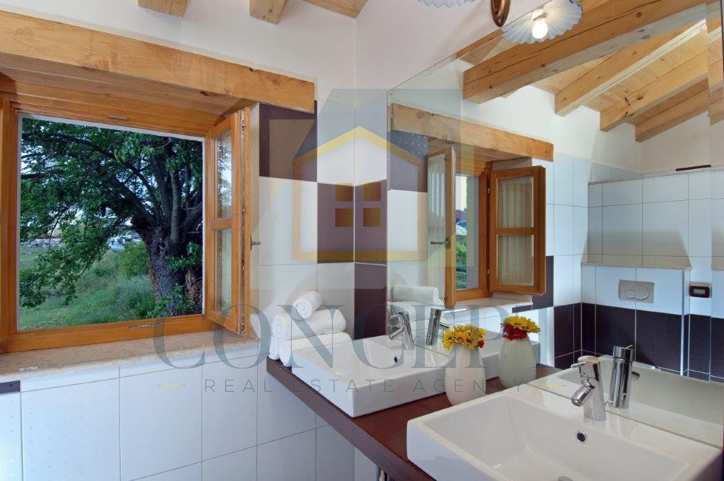 Poreč, okolica, Renovirana avtohtona kamnita hiša s bazenom, 14 km od morja