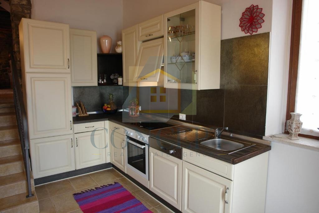 Motovun, okolica, prekrasta avtohtona vila s bazenom in čudovitim pogledom, 28 km od morja