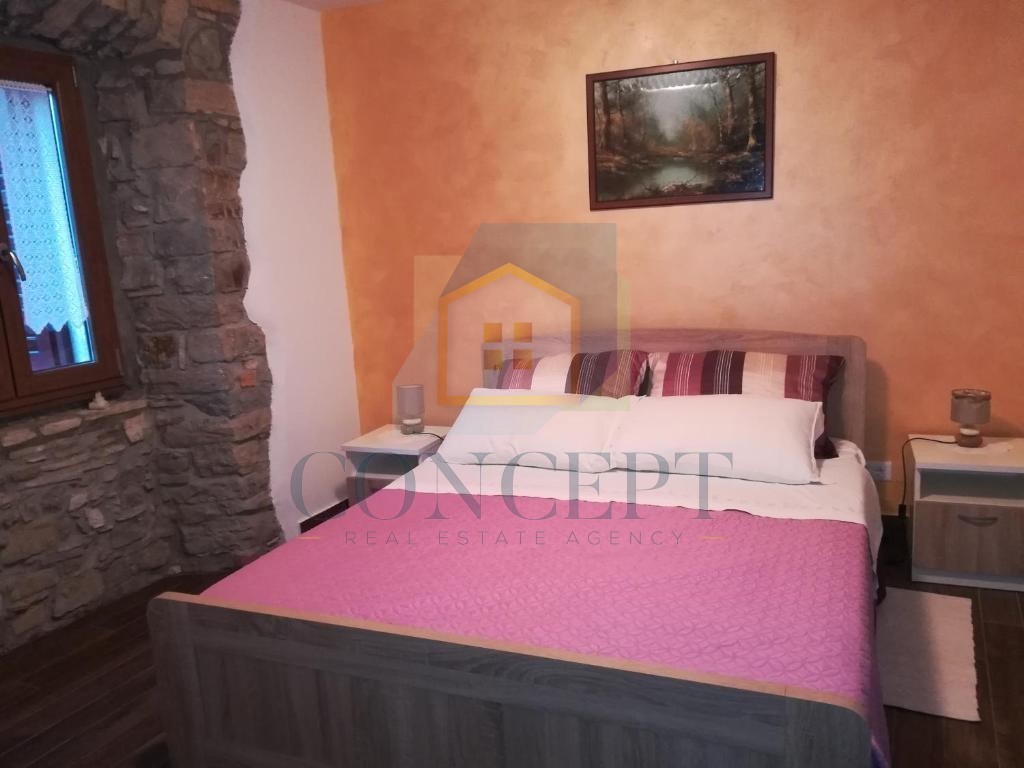 Motovun, okolica, prekrasta avtohtona vila s bazenom in čudovitim pogledom, 28 km od morja