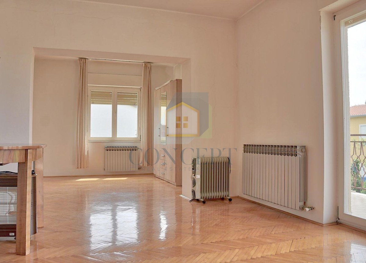 Poreč, Funtana, Prostorna hiša z veliko parcelo, 400 m od morja