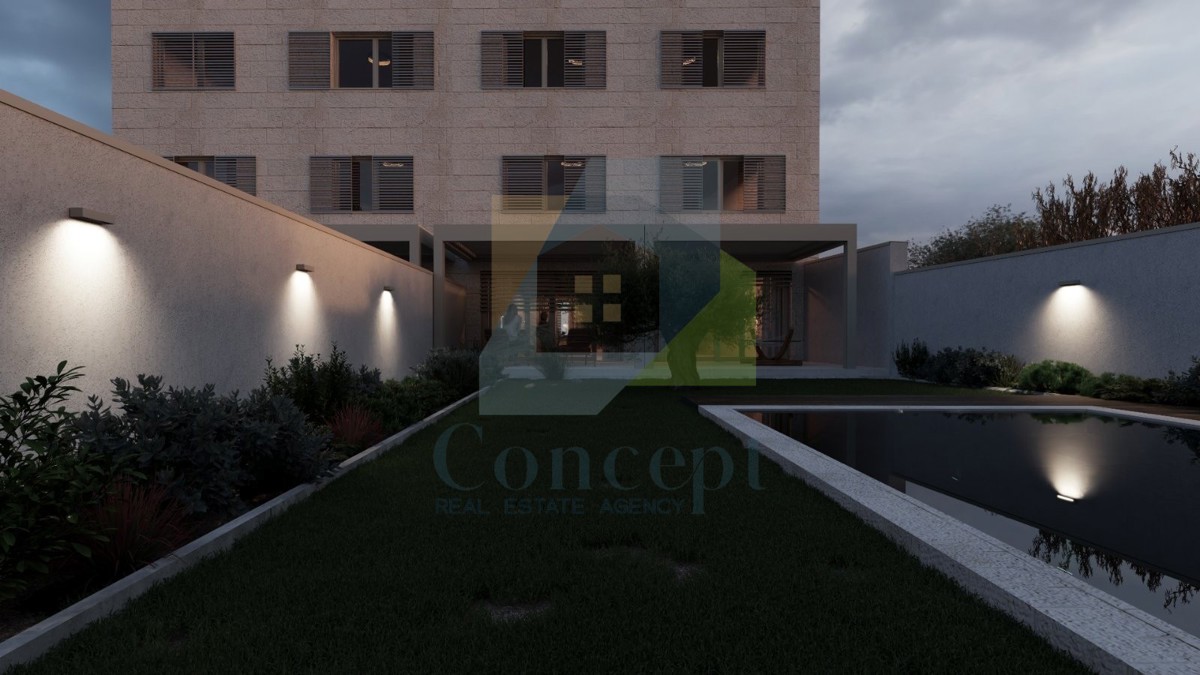 Poreč, okolica, Luksuzni dvoetažni stan s bazenom 3 km od morja