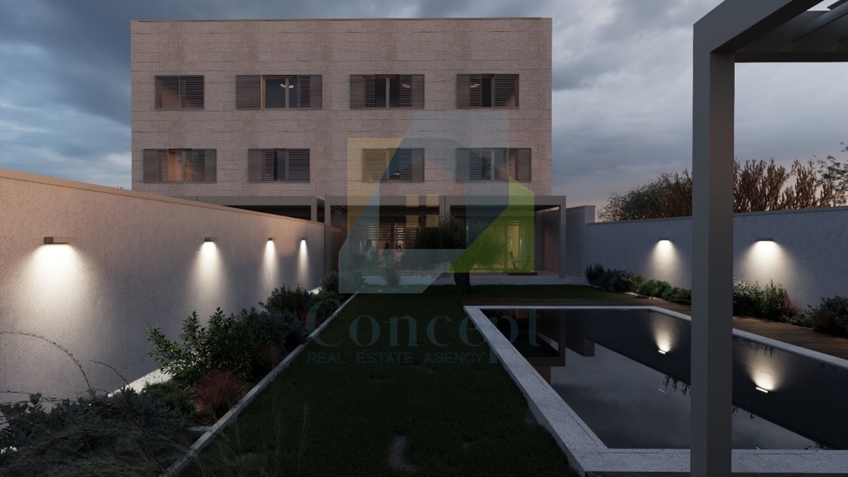 Poreč, okolica, Luksuzni dvoetažni stan s bazenom 3 km od morja