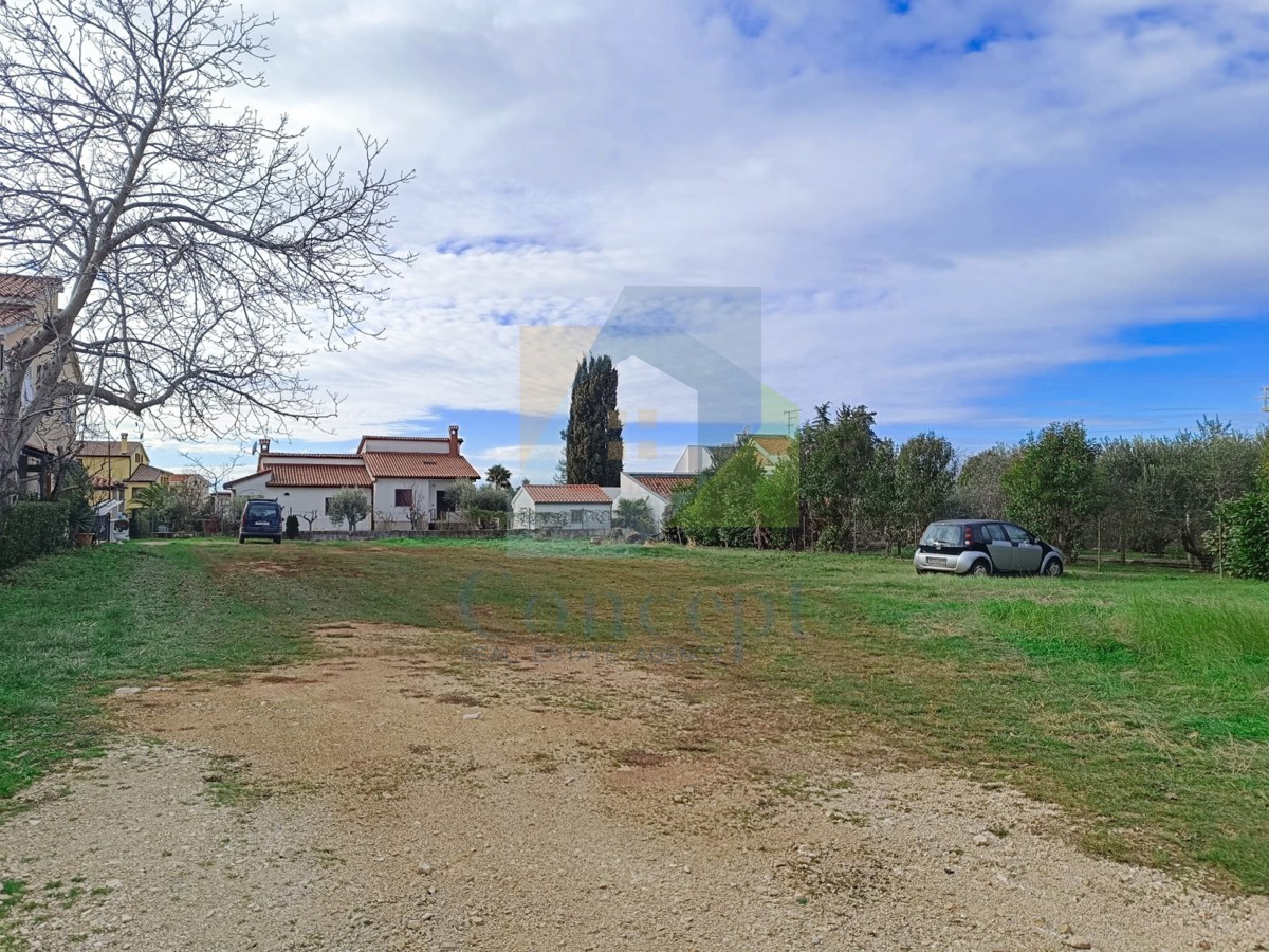 Poreč, Gradbena zemljišča na atraktivni lokaciji, 1,5 km od morja