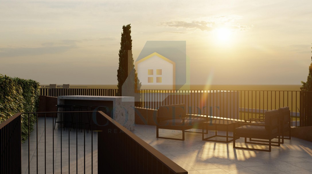 Poreč, okolica, Stan v 1. nadstropju z dvema spalnicama in strešno teraso, 3 km od morja.