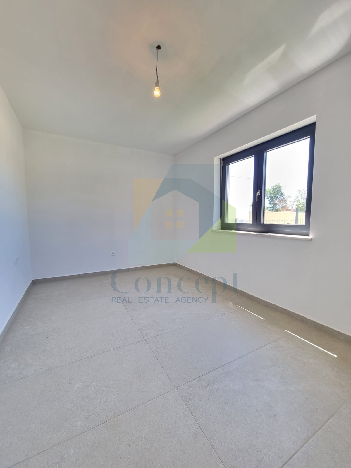 Poreč, okolica, Stan v pritličju s 3 spalnicami in vrtom, 1 km od morja