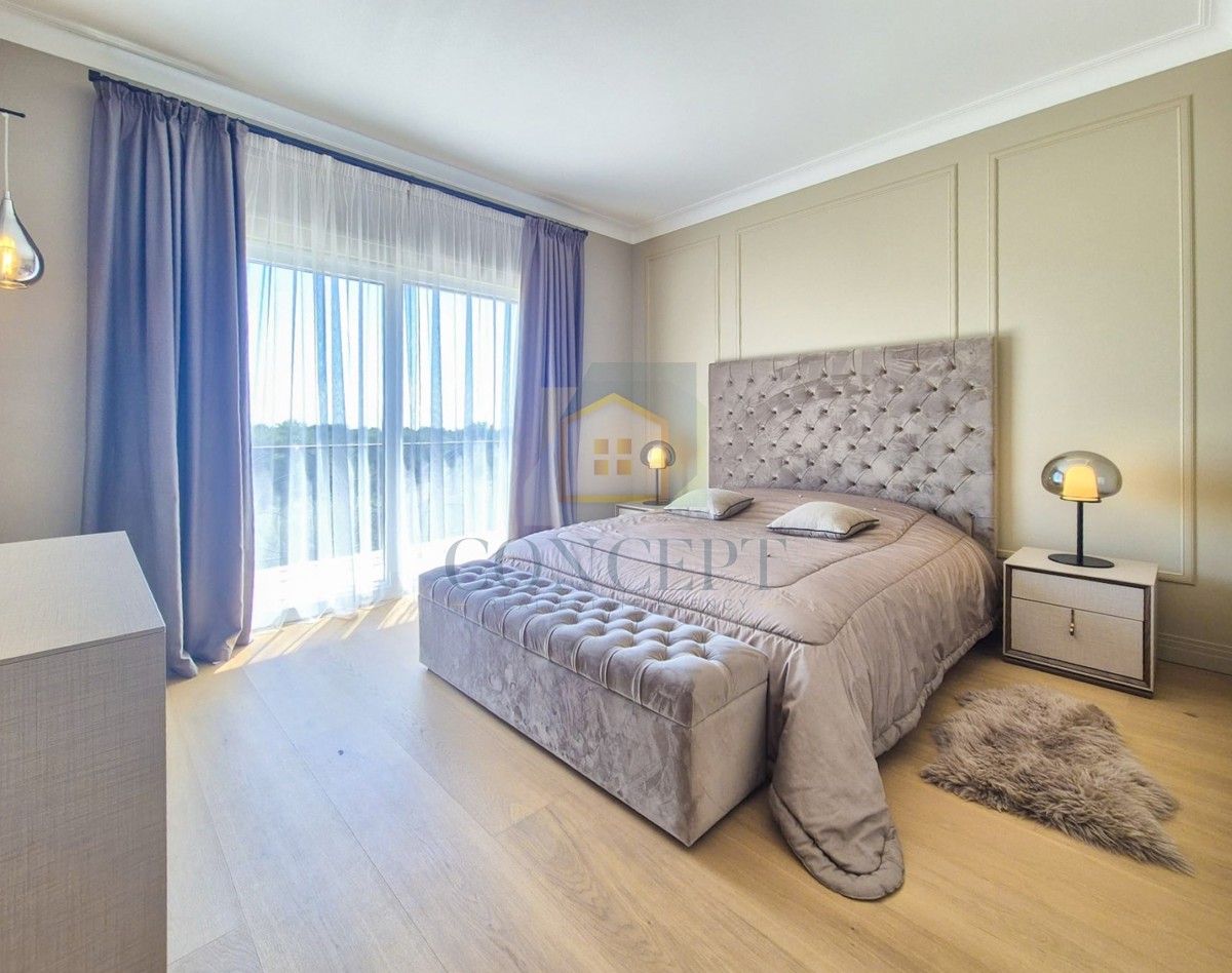 Poreč, okolica, Luksuzna dvojna hiša s bazenom na mirni lokaciji, 5 km od morja