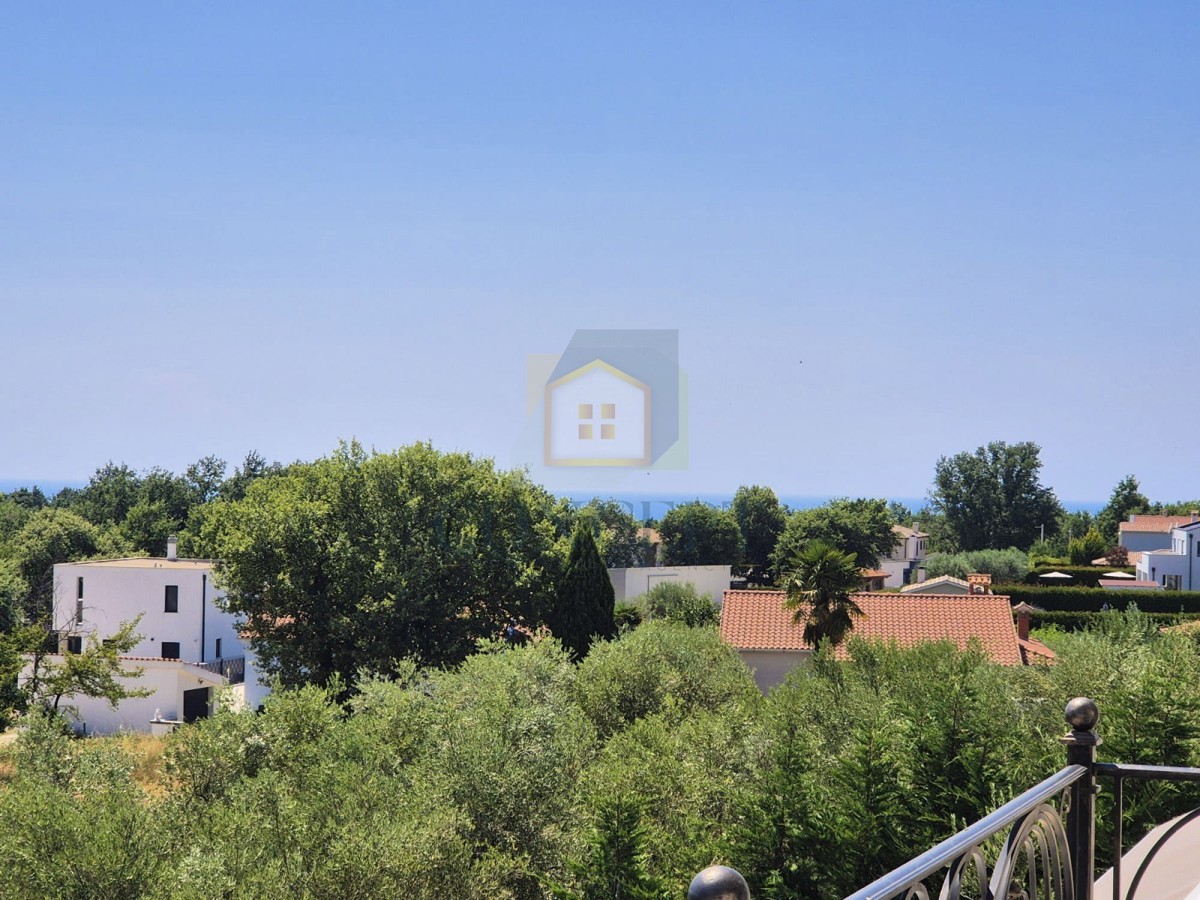 Poreč, okolica, Luksuzna dvojna hiša s bazenom na mirni lokaciji, 5 km od morja