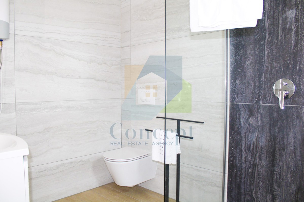 Poreč, okolica, Luksuzno stanovanje v drugem nadstropju s pogledom na morje