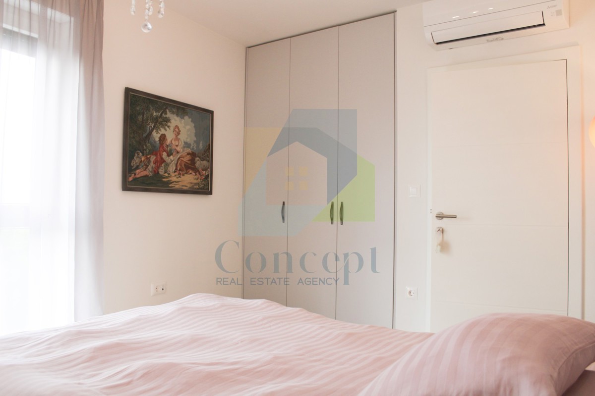 Poreč, okolica, Luksuzno stanovanje v drugem nadstropju s pogledom na morje