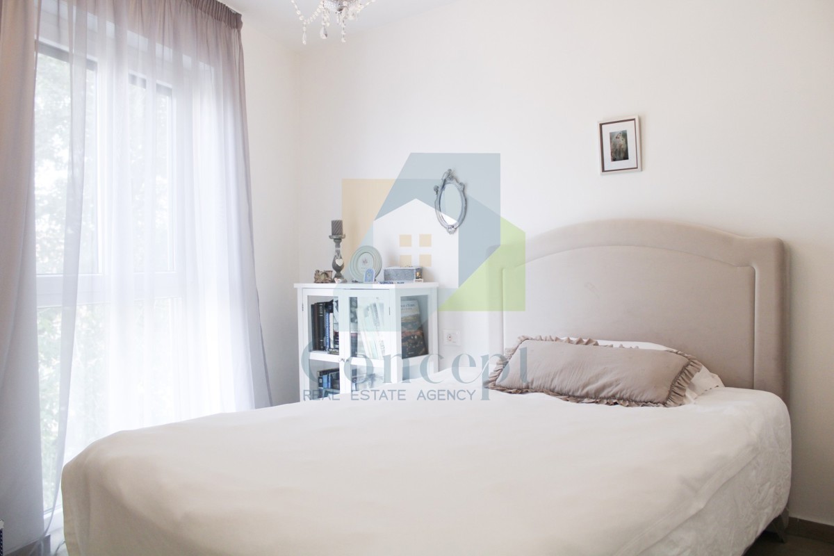 Poreč, okolica, Luksuzno stanovanje v drugem nadstropju s pogledom na morje