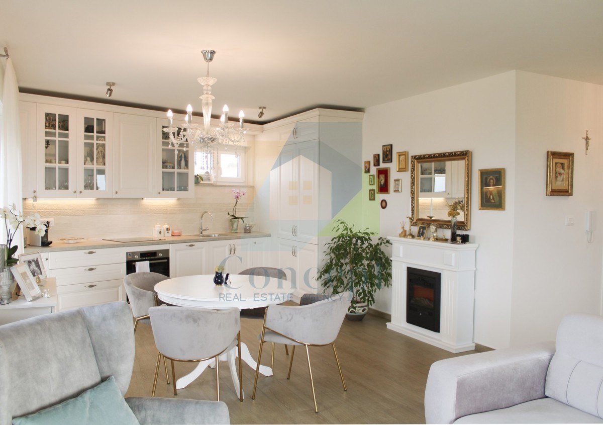 Poreč, okolica, Luksuzno stanovanje v drugem nadstropju s pogledom na morje