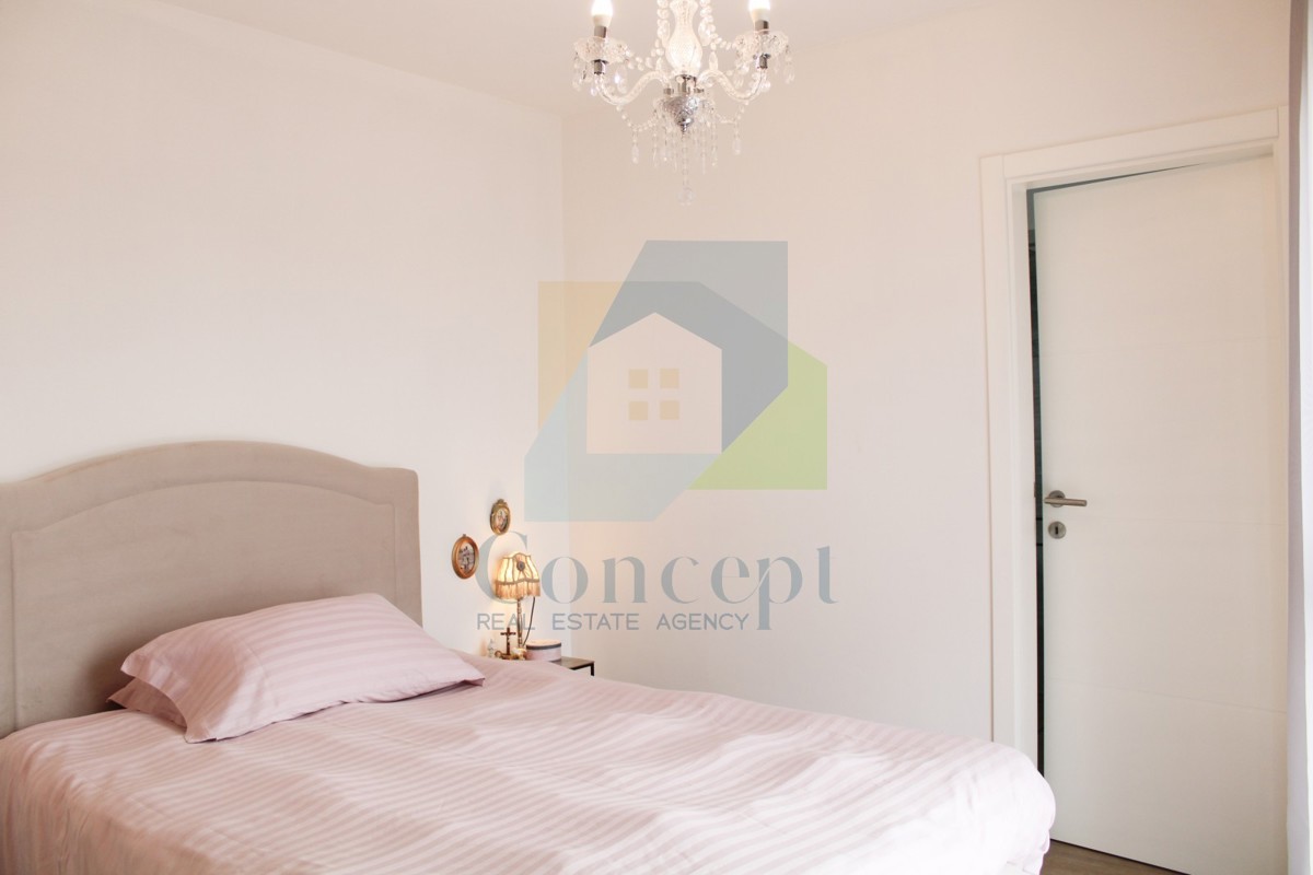 Poreč, okolica, Luksuzno stanovanje v drugem nadstropju s pogledom na morje