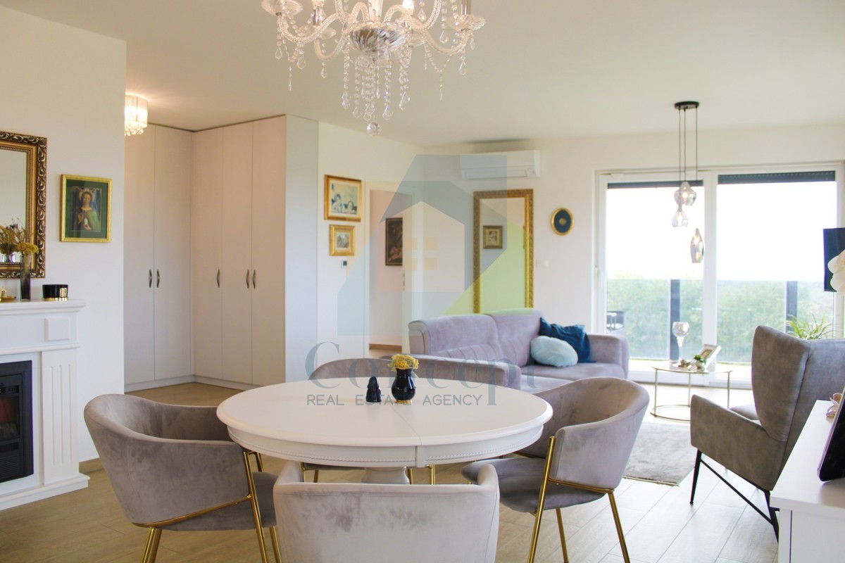 Poreč, okolica, Luksuzno stanovanje v drugem nadstropju s pogledom na morje