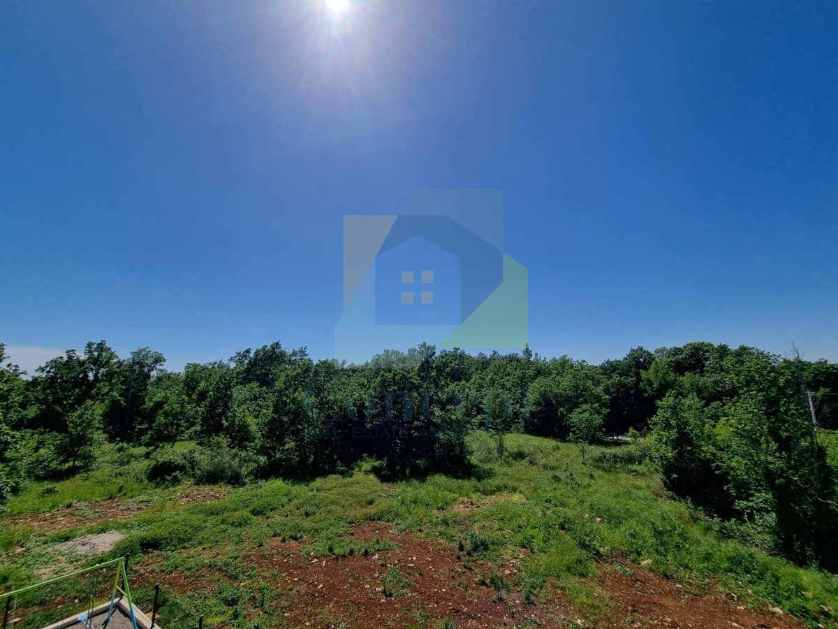 Poreč, okolica, Stan na 1. nadstropju novogradnje, 11 km od morja