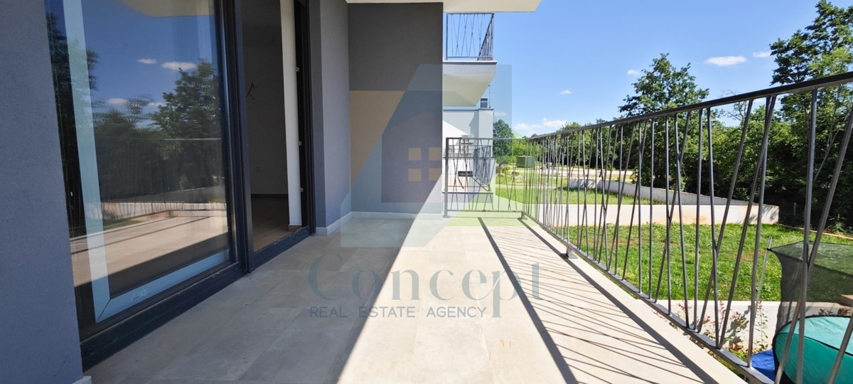 Poreč, okolica, Stan na 1. nadstropju novogradnje, 11 km od morja