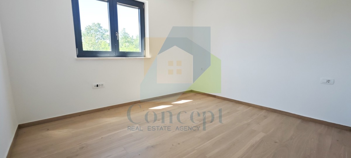 Poreč, okolica, Stan na 1. nadstropju novogradnje, 11 km od morja